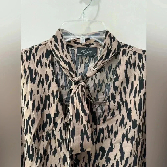 Milk & Honey Black and Tan Print Blouse - Size L - Picture 4 of 12